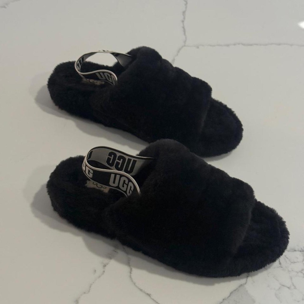 UGG Fluff Yeah Slide Black Shearling Slippers Womens Sz 9